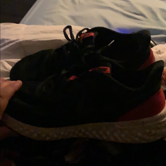 Nike shoes - Picture 3 of 5